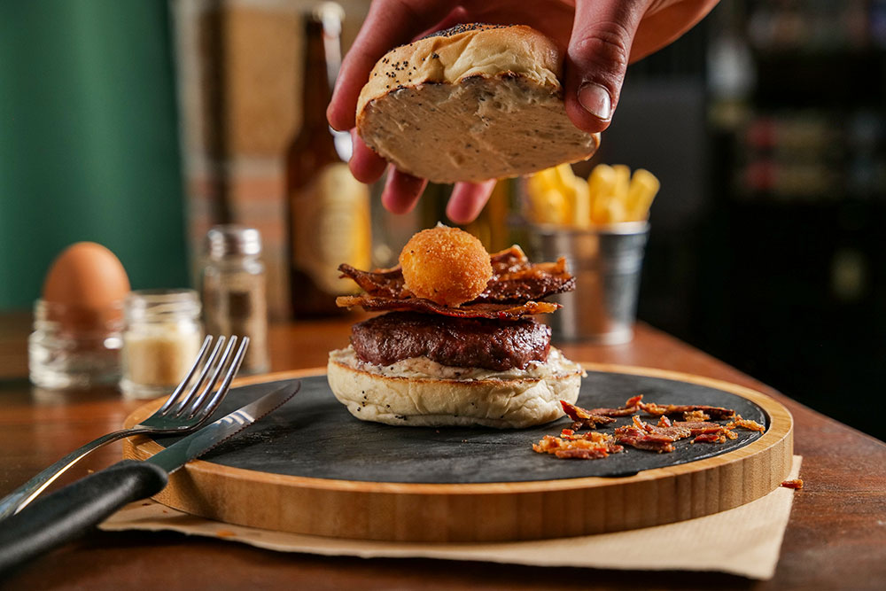 Black Angus Dry Age Burgeri